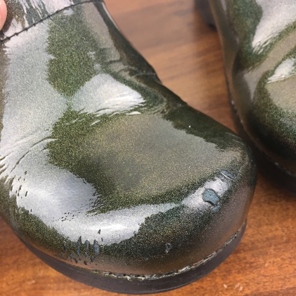 Dansko Women's Size 36 (US 5.5-6) Patent Leather Olive Green Nursing Shoes Clogs - Picture 4 of 12